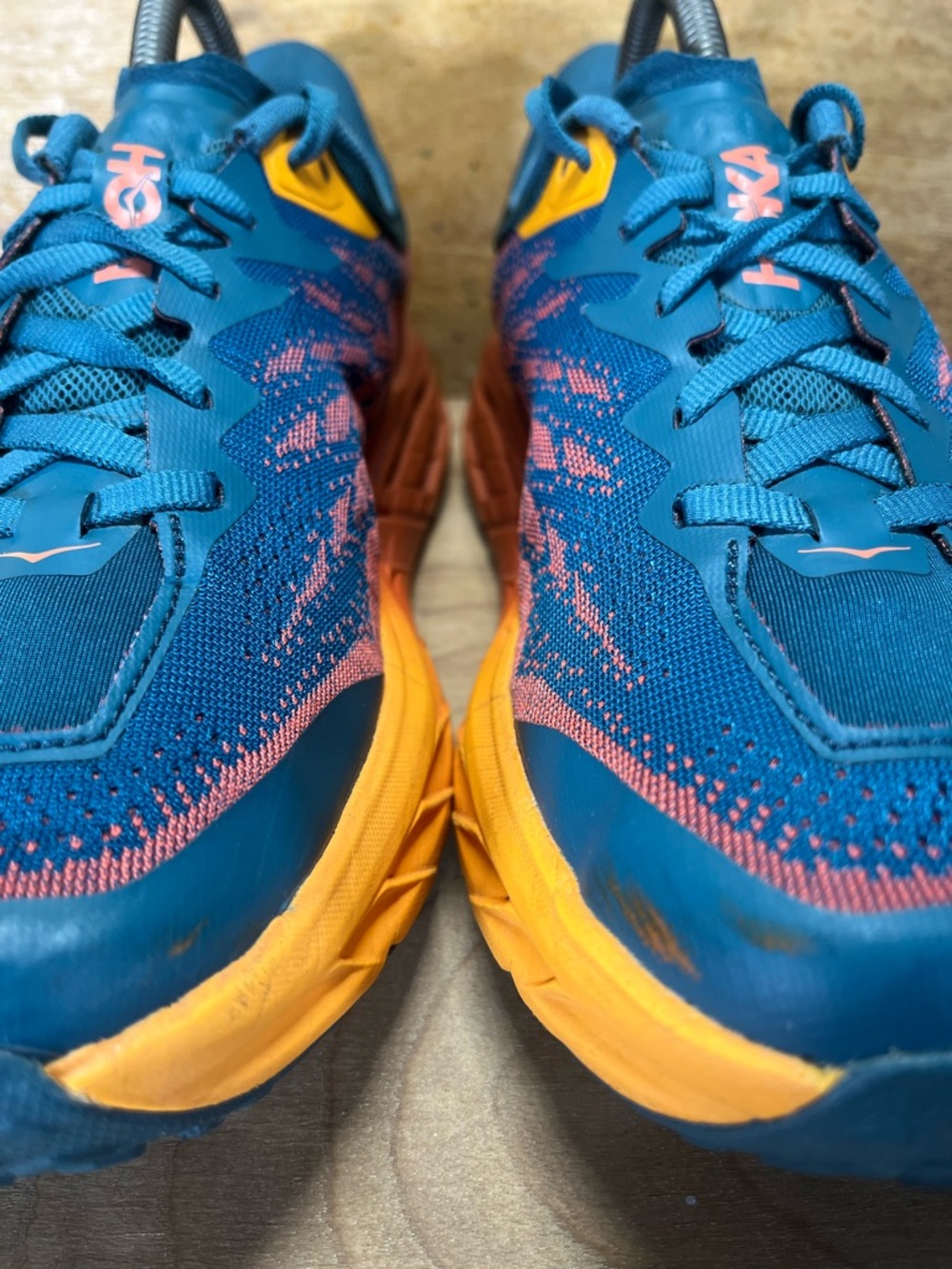 Hoka One One Speedgoat 5 Womens Size 8 Trail Running Shoes Sneakers Blue Coral - Picture 3 of 13